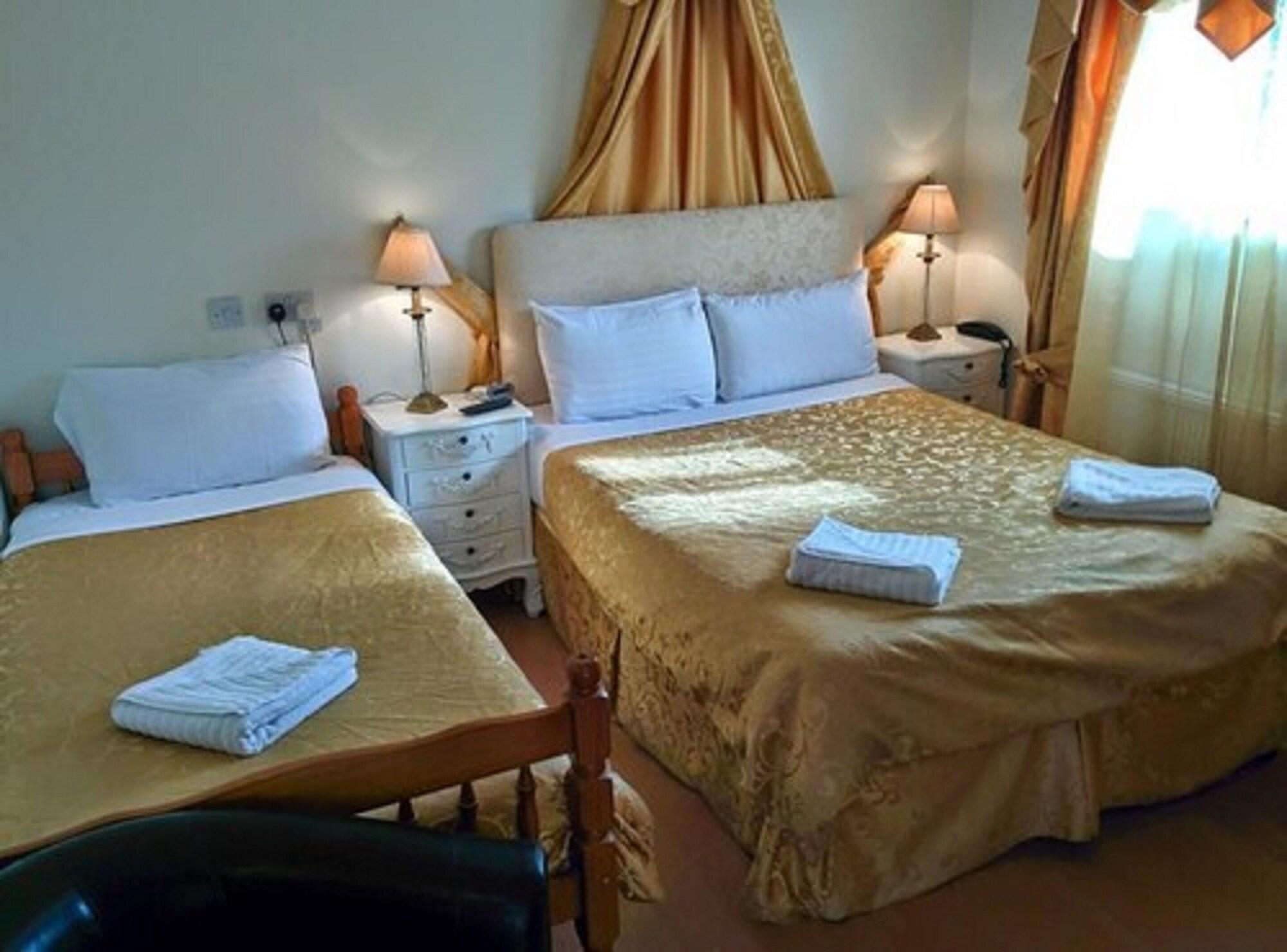 Acorn Guest house 4*